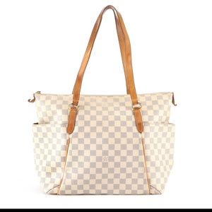Louis Vuitton Totally MM in Damier Azur Canvas and Vachetta leather.